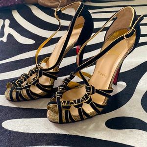 Christian Louboutin Black & Gold Leather Romaine Platform Sandals Golden  Metallic ref.790966 - Joli Closet